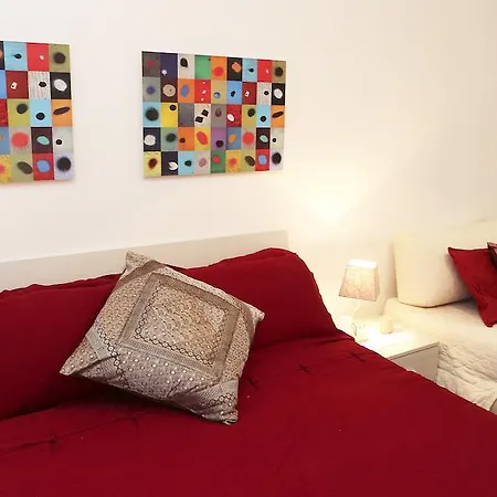 Holidays House Rom