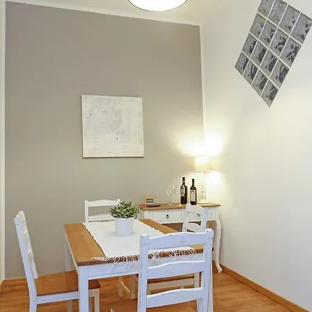Holidays House Rom